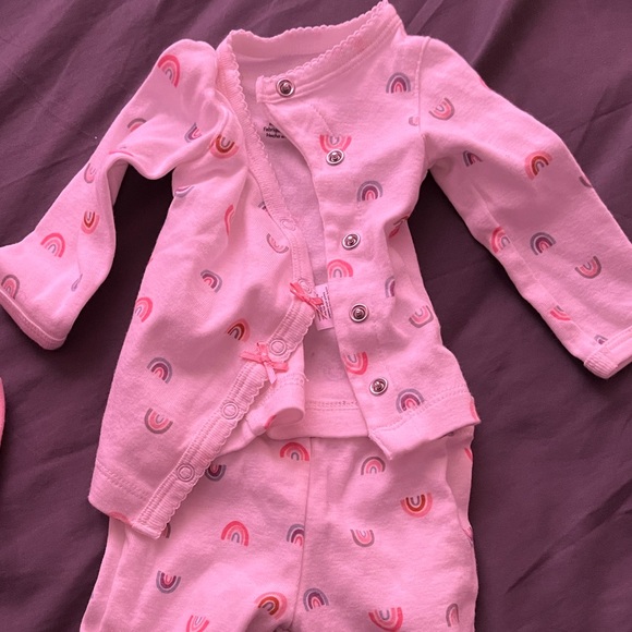 this cute newborn set for a baby girl 💗. - Picture 2 of 2